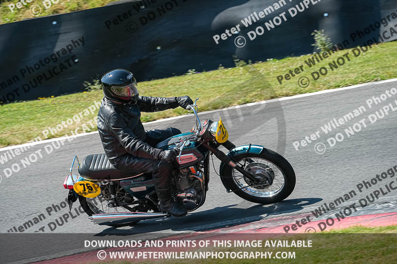 cadwell park;cadwell park photographs;cadwell trackday photographs;enduro digital images;event digital images;eventdigitalimages;peter wileman photography;racing digital images;trackday digital images;trackday photos